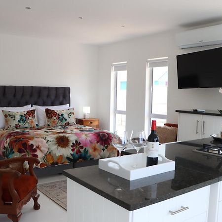 Nivenia Beach House เบตตีส์เบย์ ภายนอก รูปภาพ